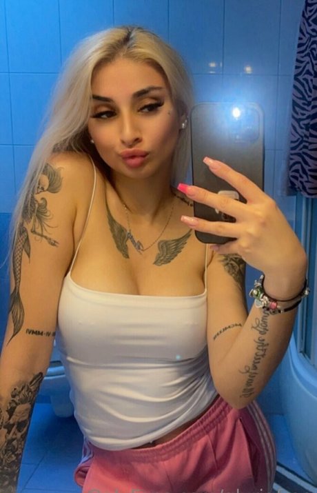 Naakte gelekte OnlyFans-foto van Glxriqfree