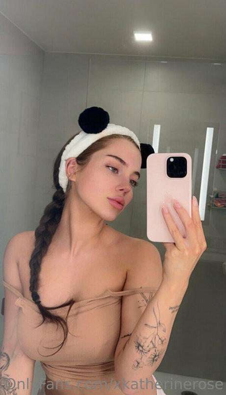 Naakte gelekte OnlyFans-foto van Xkatherinerose