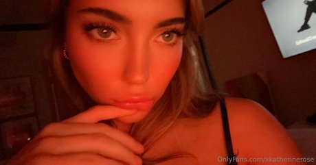 Naakte gelekte OnlyFans-foto van Xkatherinerose