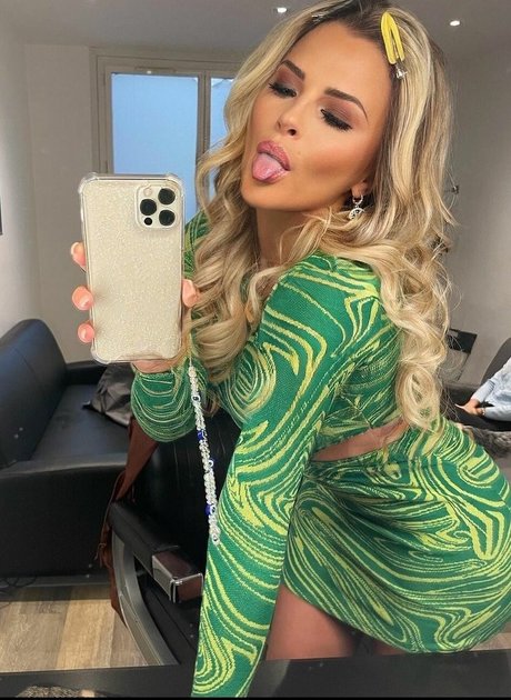 Naakte gelekte OnlyFans-foto van Kelly Vedovelli