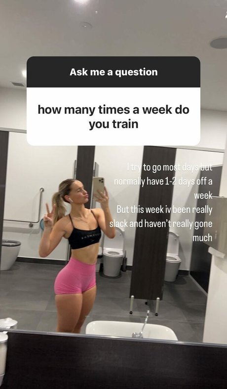 Naakte gelekte OnlyFans-foto van Lillie Bass