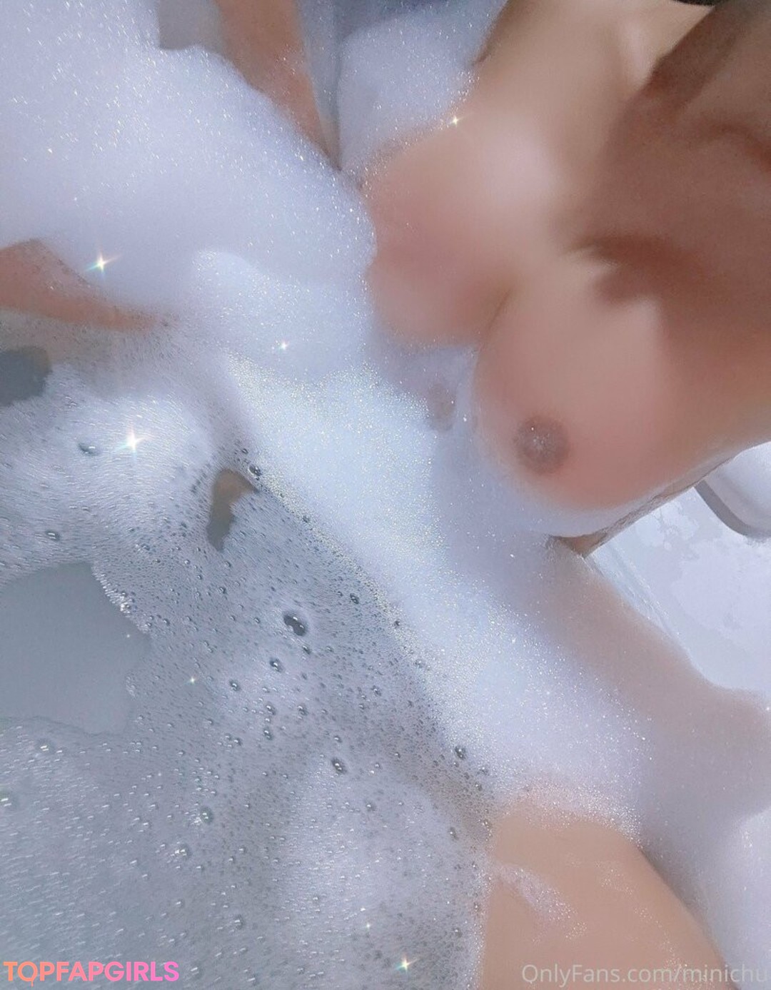 Naakte gelekte OnlyFans-foto van Minichu Thai #1182