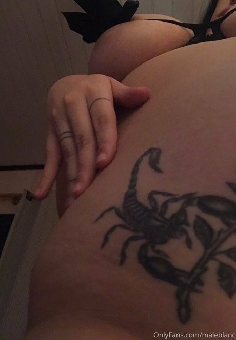 Naakte gelekte OnlyFans-foto van Ellaarievilo