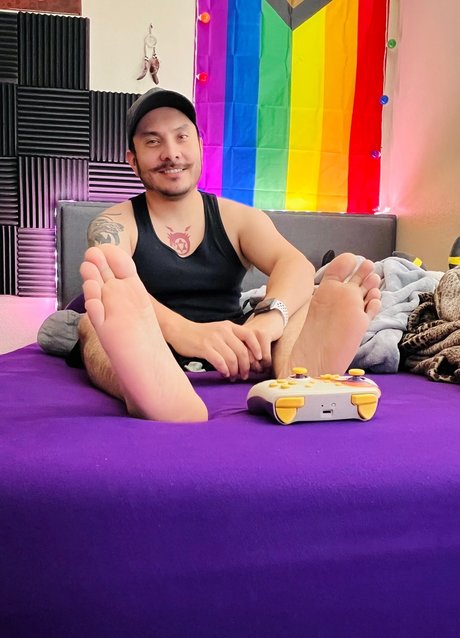 Naakte gelekte OnlyFans-foto van Gaymer Wolfe