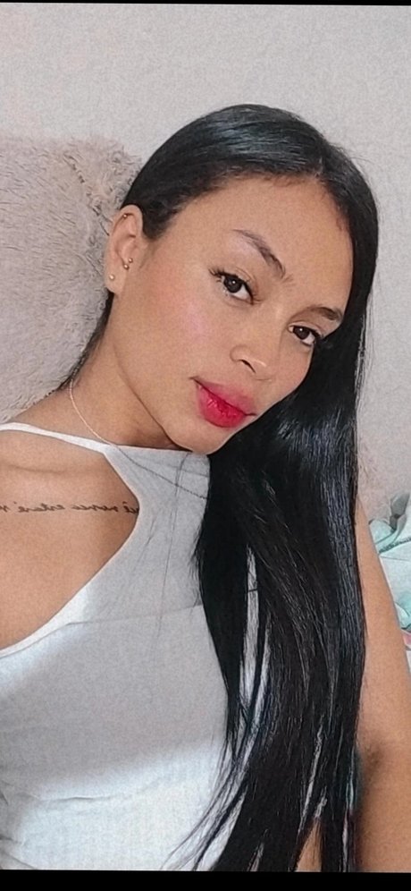 Naakte gelekte OnlyFans-foto van Geraldin Rengifo