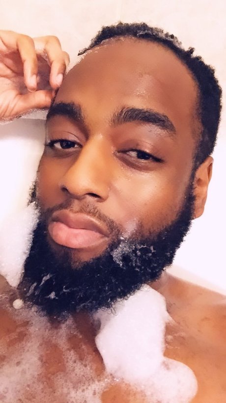 Naakte gelekte OnlyFans-foto van Joseph White