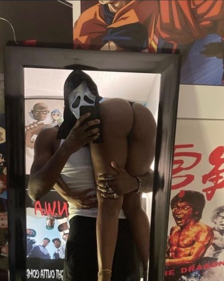 Naakte gelekte OnlyFans-foto van Myaaxo