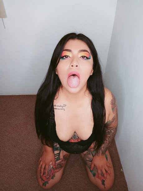 Naakte gelekte OnlyFans-foto van Mussaink 