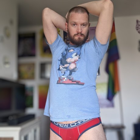 Naakte gelekte OnlyFans-foto van Justin