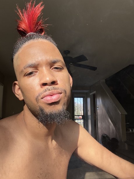 Naakte gelekte OnlyFans-foto van Dolce
