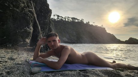 Naakte gelekte OnlyFans-foto van Enzo Moretti
