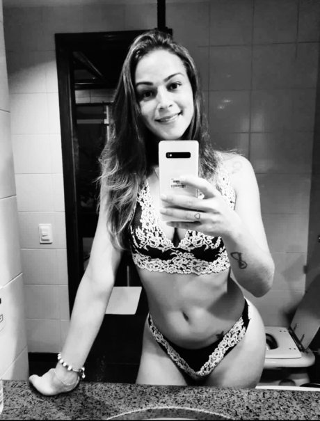Naakte gelekte OnlyFans-foto van Danydecastro