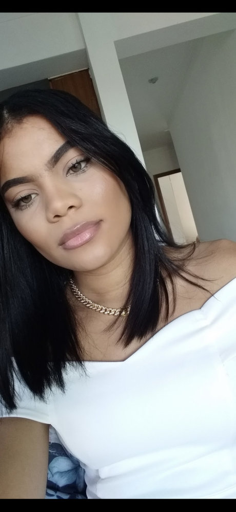 Naakte gelekte OnlyFans-foto van Nash