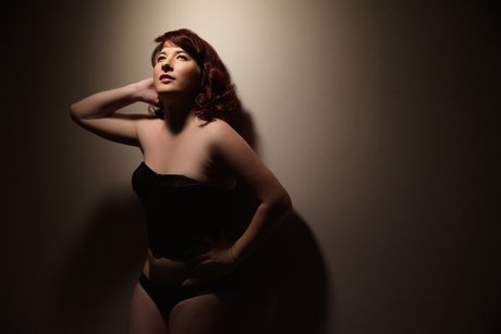 Naakte gelekte OnlyFans-foto van Naomicosplayerphotomodel