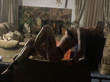 Naakte gelekte OnlyFans-foto van Holly Jay