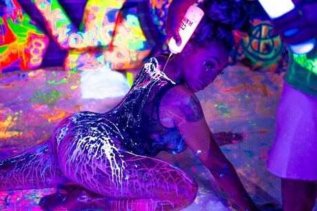 Naakte gelekte OnlyFans-foto van Diamond The Model