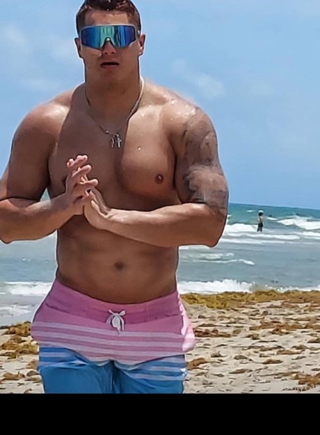 Naakte gelekte OnlyFans-foto van Aceman