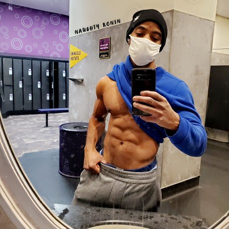 Naakte gelekte OnlyFans-foto van Ronin Morceguinho