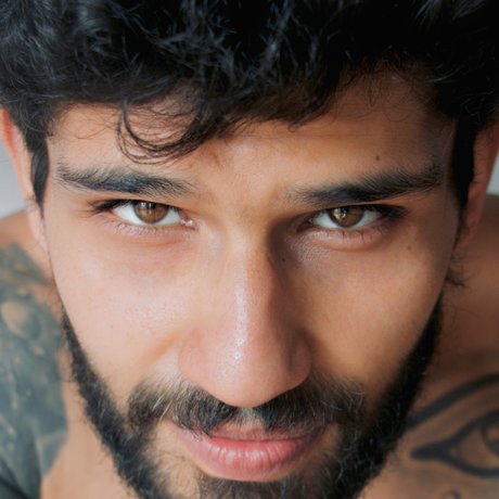 Naakte gelekte OnlyFans-foto van Christian