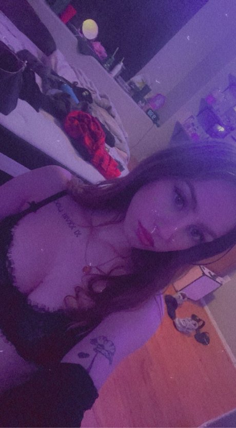 Naakte gelekte OnlyFans-foto van Cici