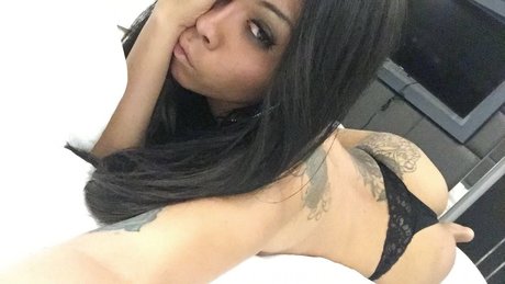 Naakte gelekte OnlyFans-foto van Nawarat Chumsena