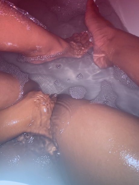 Naakte gelekte OnlyFans-foto van Suger Ampamp Spice Ampamp Everything Nice