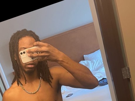 Naakte gelekte OnlyFans-foto van Daddy Choice Free