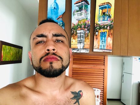 Naakte gelekte OnlyFans-foto van Cris Garca