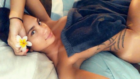 Naakte gelekte OnlyFans-foto van Nicole Laurell
