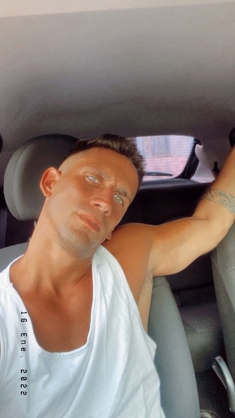 Naakte gelekte OnlyFans-foto van Nicolas Nobre