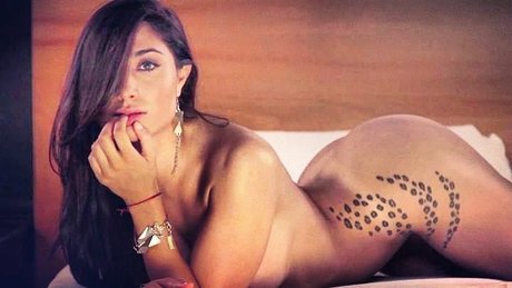 Naakte gelekte OnlyFans-foto van Beln Lavalln