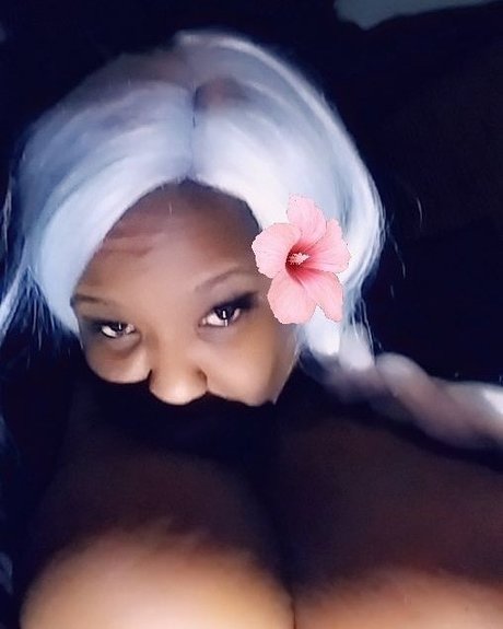 Naakte gelekte OnlyFans-foto van Nikkihard