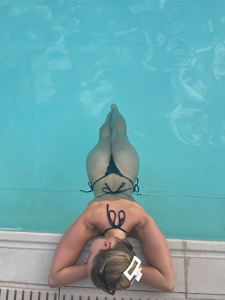 Naakte gelekte OnlyFans-foto van Nika
