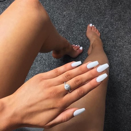 Naakte gelekte OnlyFans-foto van Brunette
