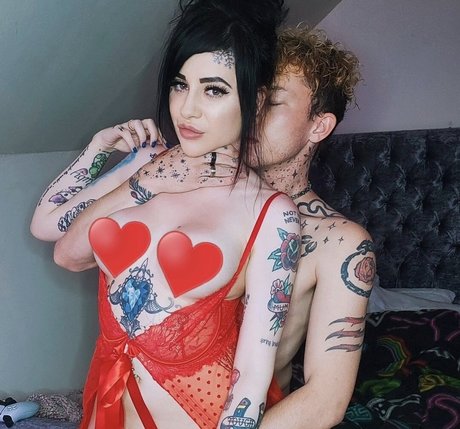 Naakte gelekte OnlyFans-foto van Vivalaholli