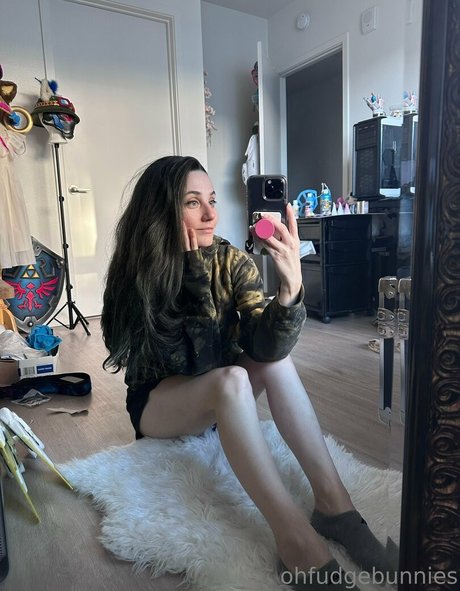 Naakte gelekte OnlyFans-foto van Ofudgebunni