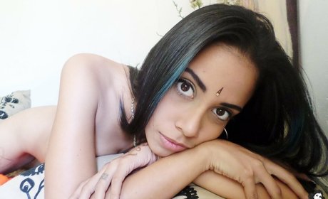 Naakte gelekte OnlyFans-foto van Hopefulsuicidegirls