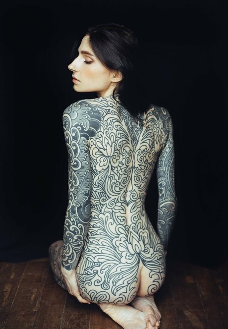 Naakte gelekte OnlyFans-foto van Noemie Doragon