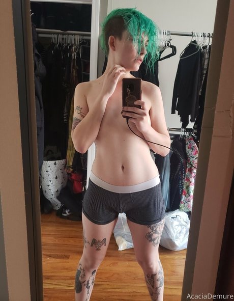 Naakte gelekte OnlyFans-foto van Molotovcocktease