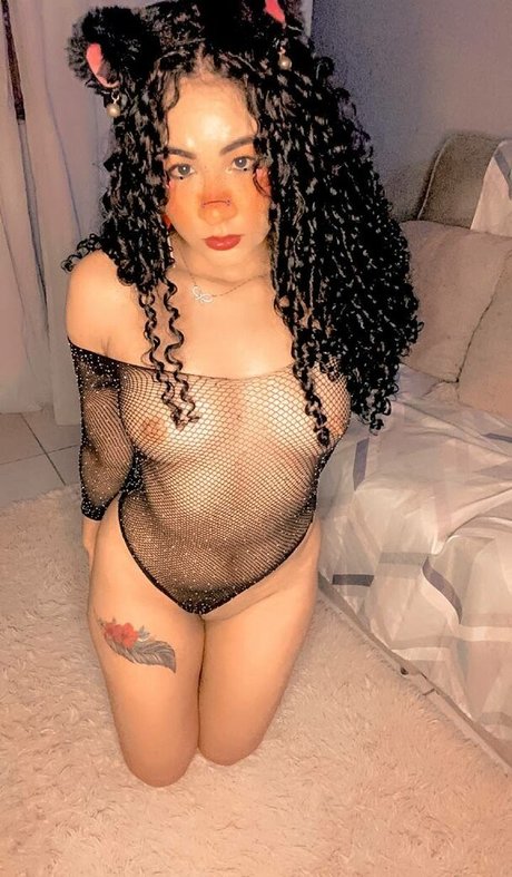 Naakte gelekte OnlyFans-foto van Taty Sliva