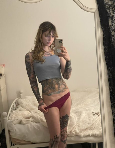 Naakte gelekte OnlyFans-foto van Thewickedwren