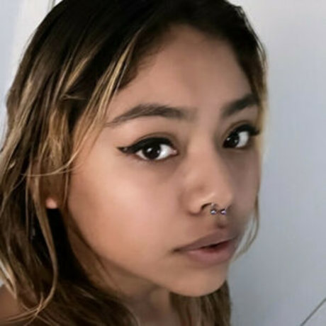 Naakte gelekte OnlyFans-foto van Leslie Luv