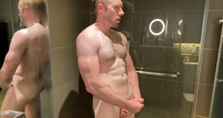 Naakte gelekte OnlyFans-foto van Tylersaber