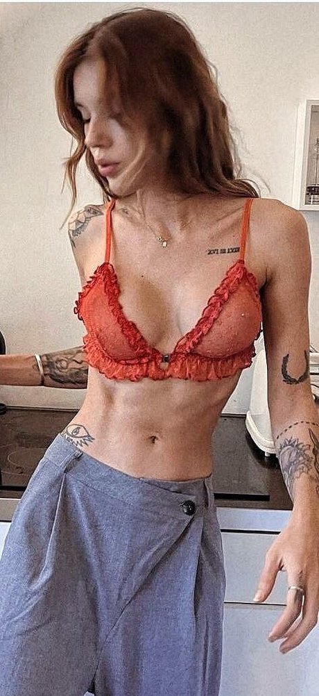 Naakte gelekte OnlyFans-foto van Kedimari