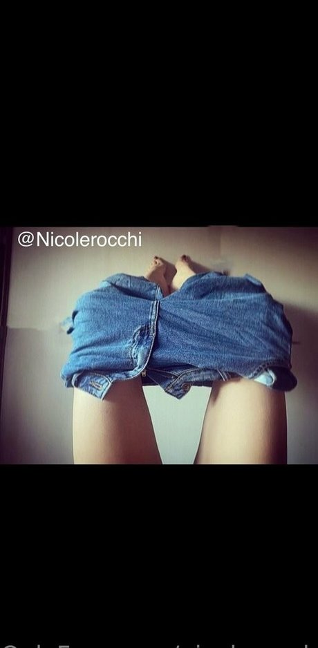 Naakte gelekte OnlyFans-foto van Nicolerocchi