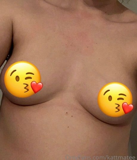 Naakte gelekte OnlyFans-foto van Kattmatee
