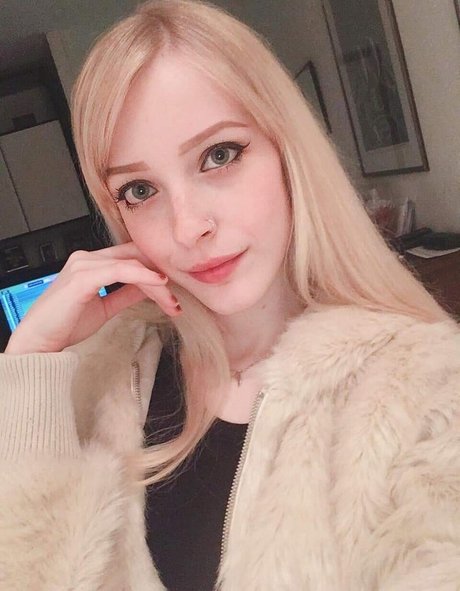 Naakte gelekte OnlyFans-foto van Agnese Innocente