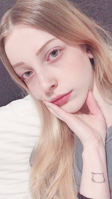 Naakte gelekte OnlyFans-foto van Agnese Innocente