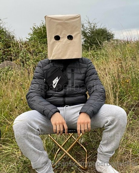 Naakte gelekte OnlyFans-foto van Paperbagfree