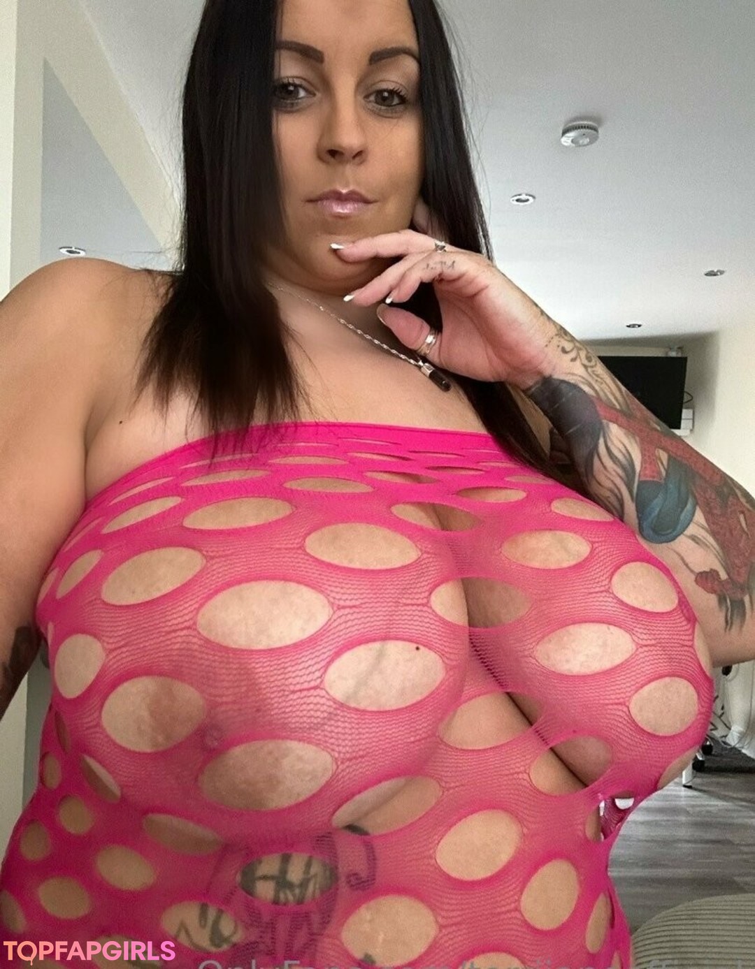 Naakte gelekte OnlyFans-foto van Terrijaneofficial #1105